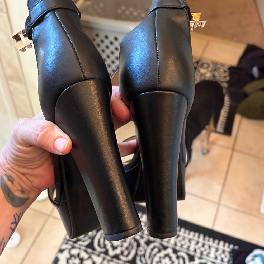 IDIFU Black Platform Sandals - Picture 4 of 8